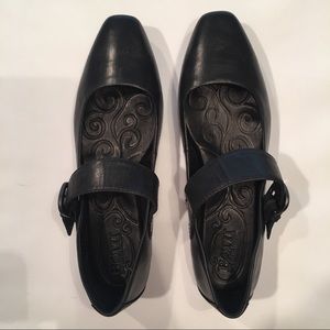 Born Mary Janes black leather shoes 6M